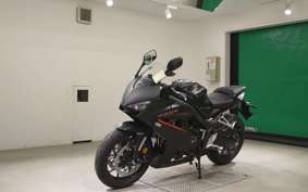 HONDA CB650R E-Clutch 2025 RH17