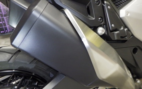 HONDA X-ADV 750 2025 RH21