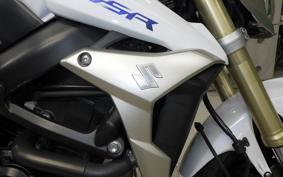 SUZUKI GSR750 2011