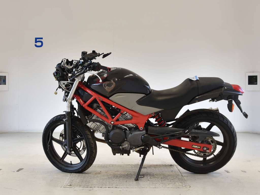 Фото Honda VTR 250 Gen. 2 2011 с японского аукциона