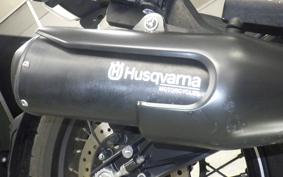 HUSQVARNA SVARTPILEN 125 1998