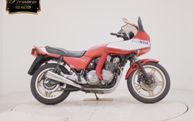 HONDA CB900F 2025