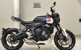 TRIUMPH TRIDENT 660 2024
