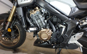 HONDA CB650R E-Clutch 2025 RH17