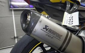 YAMAHA YZF-R1 M 2015