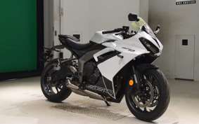 TRIUMPH DAYTONA660