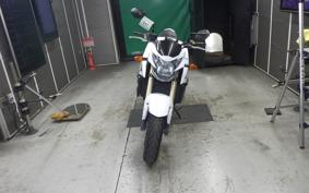 SUZUKI GSR750 2015
