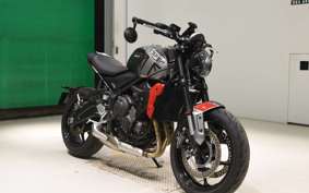 TRIUMPH TRIDENT 660 2024