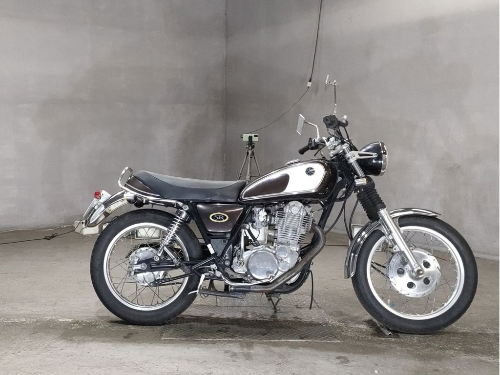 Фото Yamaha SR400 2000 с японского аукциона