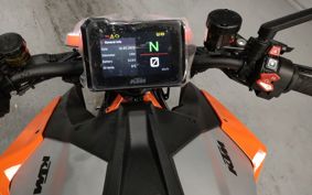 KTM 1290 SUPER  DUKE R EVO V3940