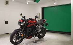 TRIUMPH STREET TRIPLE RS 2023