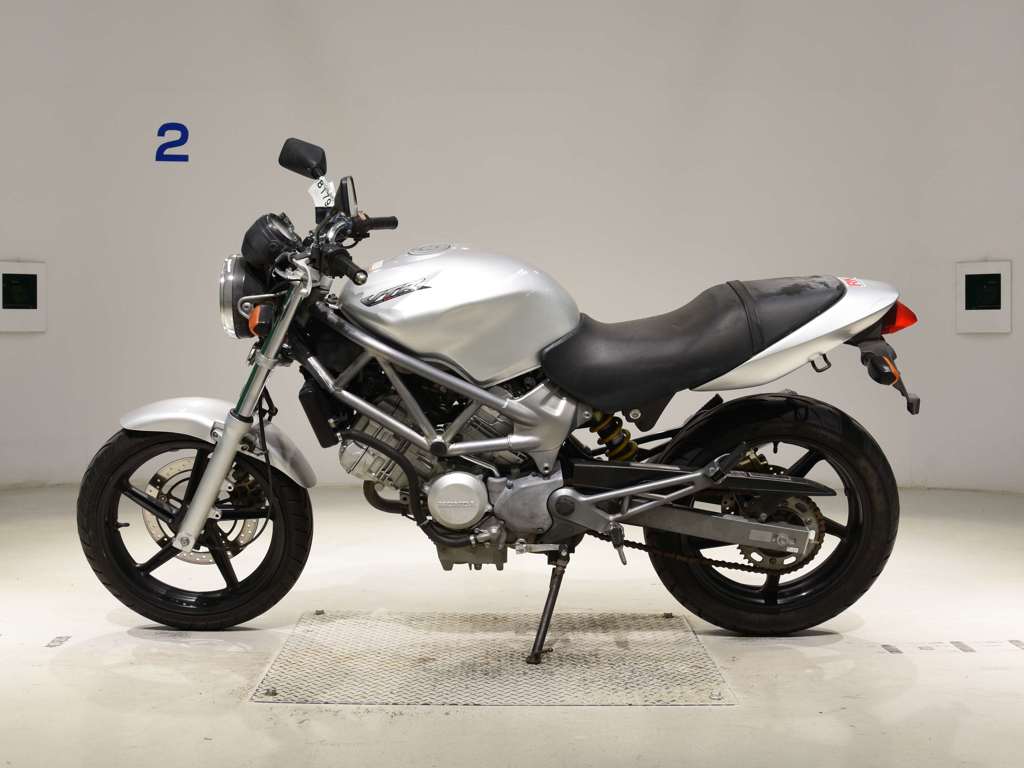 Фото Honda VTR 250 2000 с японского аукциона