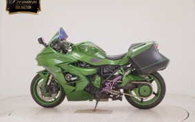 KAWASAKI NINJA H2 SX SE 2018 ZXT02A