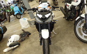 TRIUMPH STREET TRIPLE R 2023