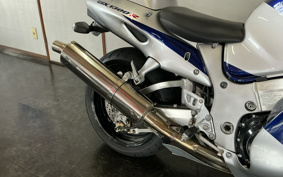 SUZUKI GSX1300R HAYABUSA 2004 GW71A