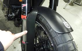 HUSQVARNA SVARTPILEN 401 2023