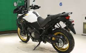 SUZUKI Vストローム650XTA 2023 C733M