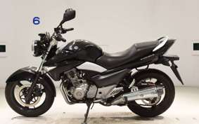 SUZUKI GSR250
