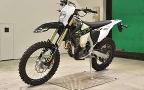 TRIUMPH TF450E 2026