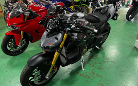 DUCATI STREET FIGHTER V4S 2024 4F00