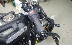 HUSQVARNA SVARTPILEN 250 2015