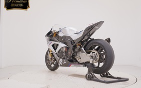 BMW HP4 RACE