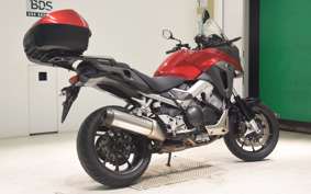 HONDA VFR800X 2015 RC80