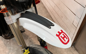 HUSQVARNA SM250R