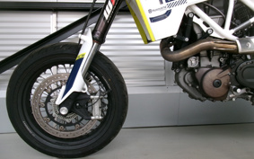 OTHER HUSQUARNA 701SUPERMOTO 2017 701SMUSV47