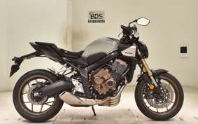 HONDA CBR650R E-Clutch 2024 RH17