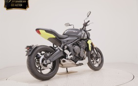 TRIUMPH TRIDENT 660 2025