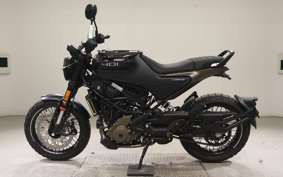 HUSQVARNA SVARTPILEN 401 2025