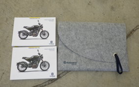 HUSQVARNA SVARTPILEN 401 2019