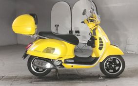 VESPA GTS SUPER TEC 300 ..