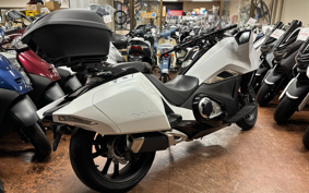 HONDA NM4 VULTUS -02 2017 RC82
