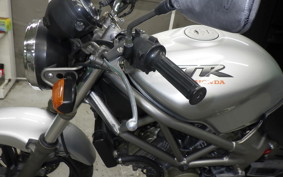 HONDA VTR 250 2013 MC33