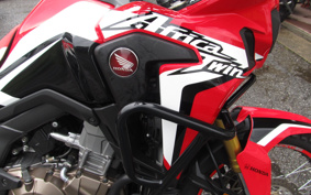 HONDA CRF1000L AFRICA TWIN 2017 SD04