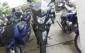 SUZUKI GSR250F