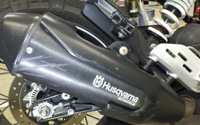 HUSQVARNA SVARTPILEN 125