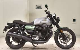 MOTO GUZZI V7 STONE 2022
