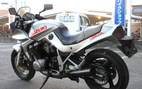 SUZUKI GSX750S KATANA 1987 GR72A