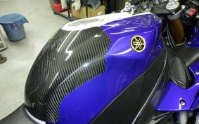 YAMAHA YZF-R1 2013