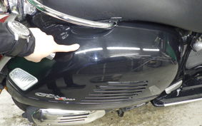 VESPA GTS150 SUPER 2000