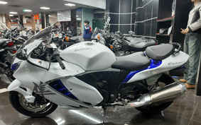 SUZUKI Hayabusa 2022 EJ11A