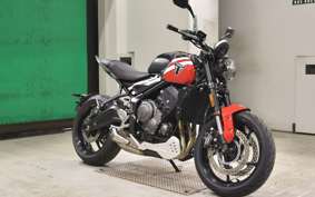 TRIUMPH TRIDENT 660 2025