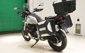 MOTO GUZZI V85 TT 2022