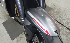 TRIUMPH STREET TRIPLE RS 2019