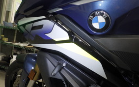 BMW S1000XR 2025