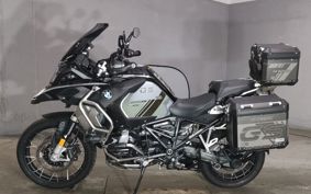 BMW R1250GS ADVENTURE 2024 0M11