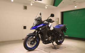 SUZUKI Vｽﾄﾛｰﾑ650XTA 2026 C733M